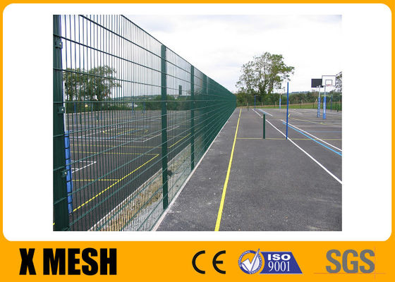 norme Mesh Fence Square Hole Galvanized soudé double par fil de 630×2500mm