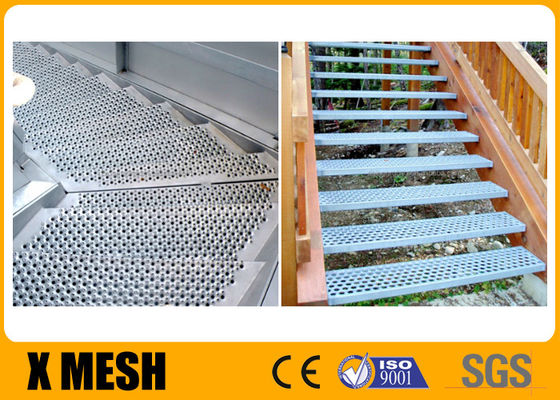 Le carbone en aluminium et doux a poinçonné la grille galvanisée de passage couvert soudée