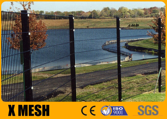 La soudure lambrisse l'anti montée Mesh Fence Pvc Powder Spray a enduit pour le bâtiment commercial